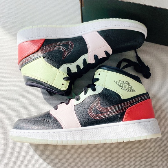 Air Jordan 1 mid SE - Picture 7 of 8